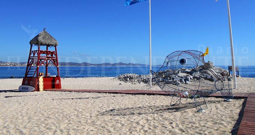 Proyectan entregas de pequeños recipientes a usuarios de playas para el depósito de colillas de cigarro 