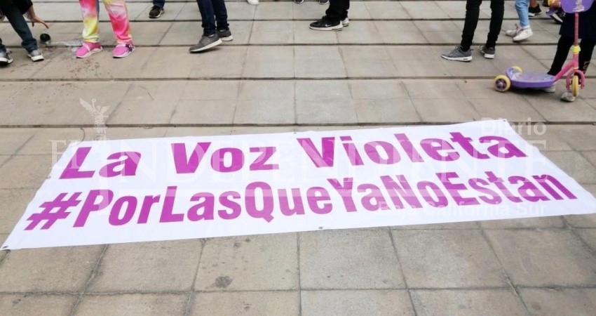 El movimiento La Voz Violeta marcha en Los Cabos #PorLasQueYaNoEstan