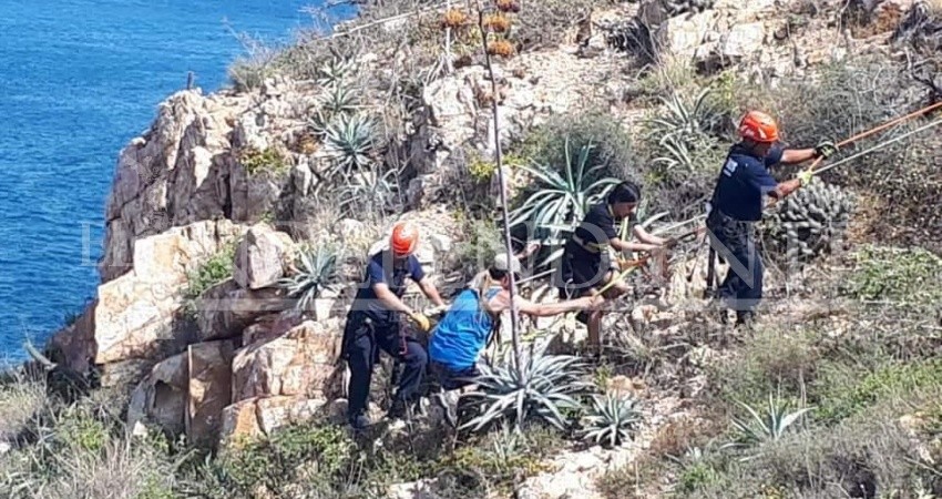 Cardíaco rescate de personas en Cerro del Vigía en CSL