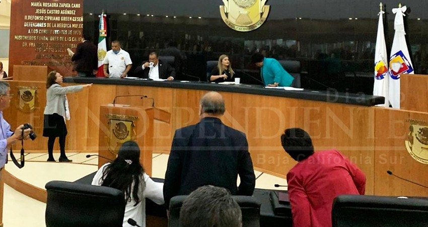 Presidenta canceló todo para “prevenir Coronavirus” y le arrebataron el Congreso