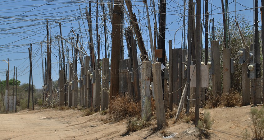 Si nos quitan la luz, volveremos a conectarnos, señalan habitantes de invasiones  