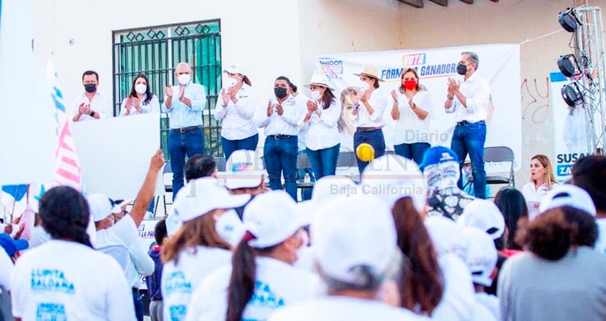 La visita de 10 Senadores respalda el trabajo que hice por BCS: Lupita Saldaña