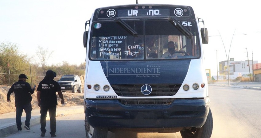 Sólo para en fotos se respetan las medidas sanitarias en el transporte público