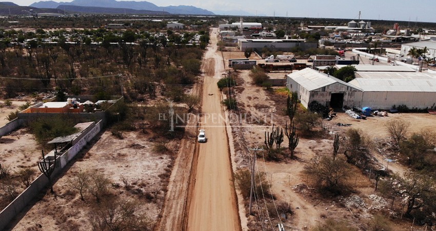 Pone en marcha Alcalde la obra de pavimentación de la Calle Primera