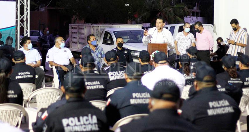 Contamos con más policías municipales más capacitados y profesionistas en La Paz: Alcalde