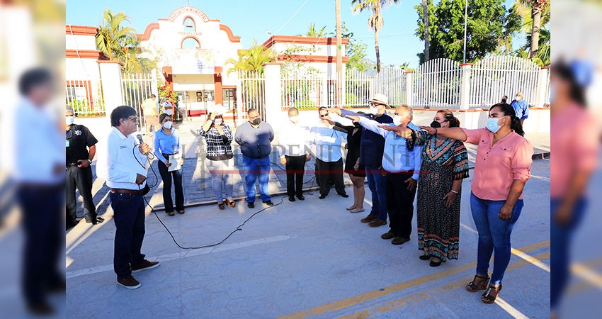 Alcalde Oscar Leggs Castro designa a Raúl Marrón como delegado Interino de Miraflores